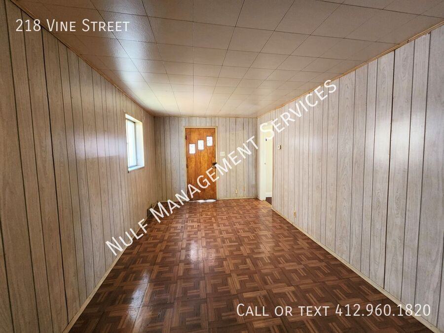 218 Vine St - Photo 2 of 6