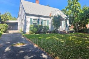 featured image of 1017 E Sharp Ave