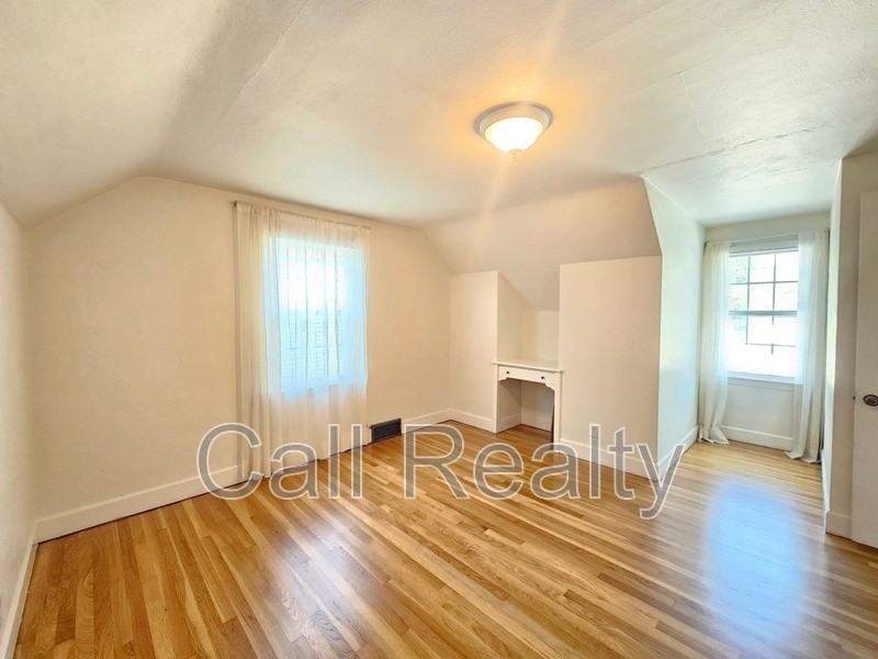 1017 E Sharp Ave - Photo 2 of 28