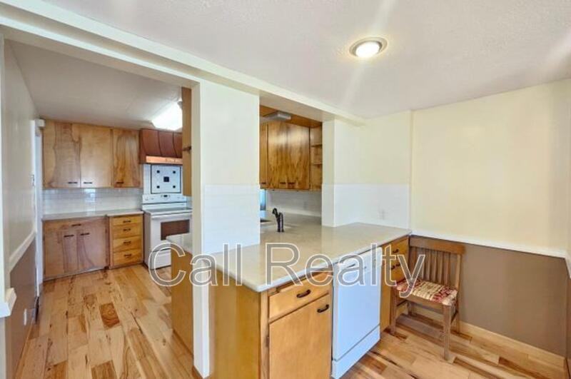 1017 E Sharp Ave - Photo 3 of 28