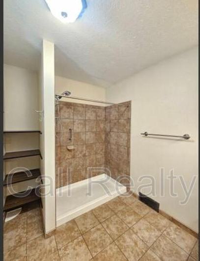 1017 E Sharp Ave - Photo 5 of 28