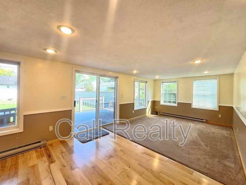 1017 E Sharp Ave - Photo 6 of 28