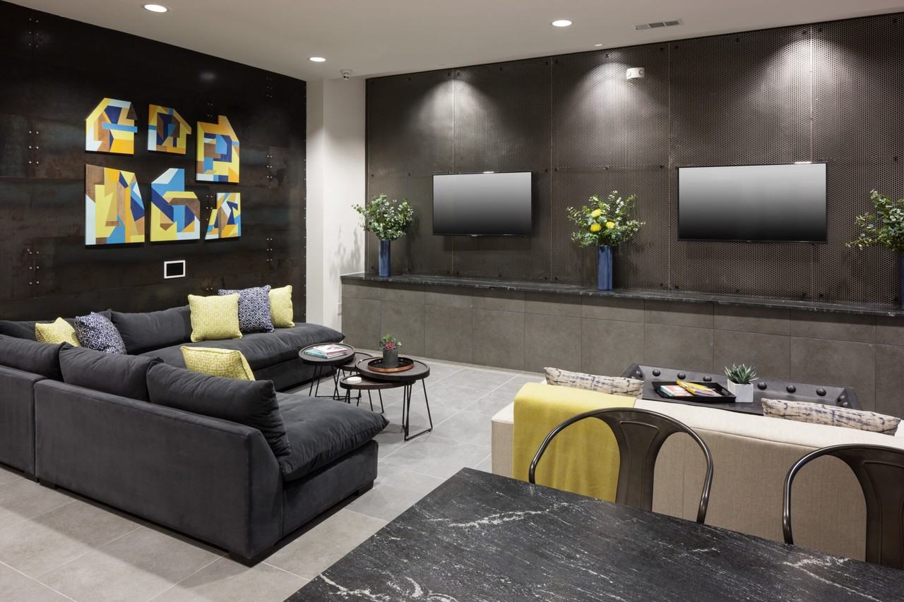 2401 E 6th St - Photo 4 of 20