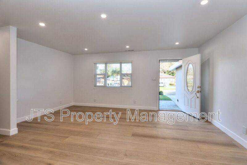 5221 Tucson Cir - Photo 4 of 50