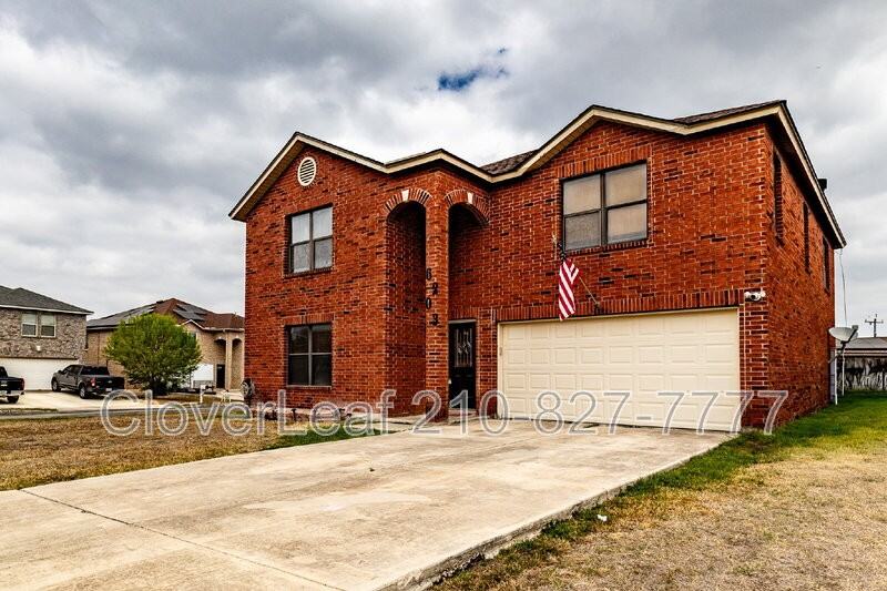 6203 Lakeview Dr - Photo 2 of 40