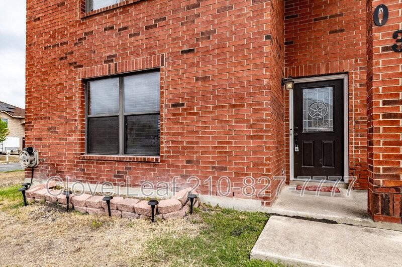 6203 Lakeview Dr - Photo 4 of 40