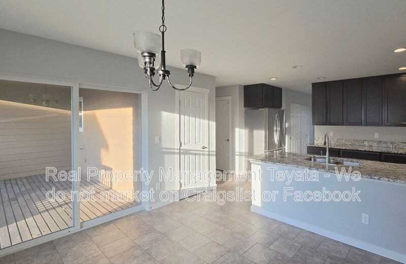 289 15th St #101 - Photo 3 of 19