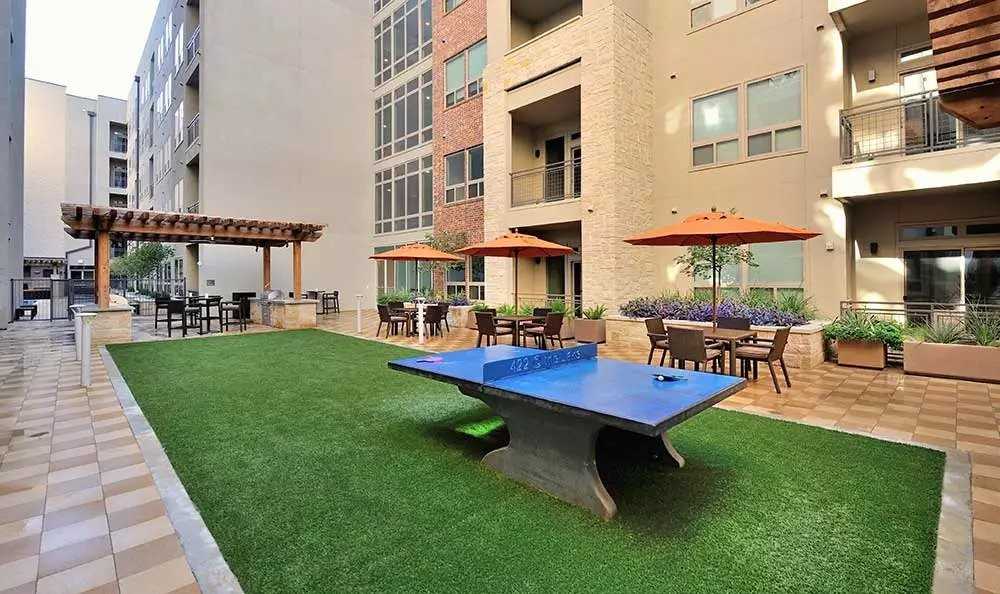 423 W Riverside Dr #B3-07