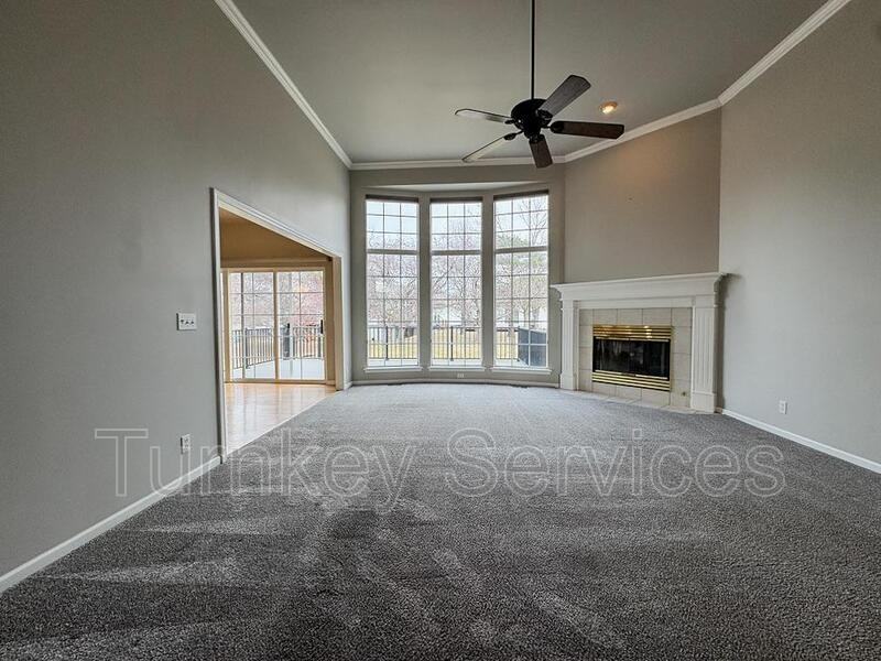 717 Villa Plz - Photo 2 of 33