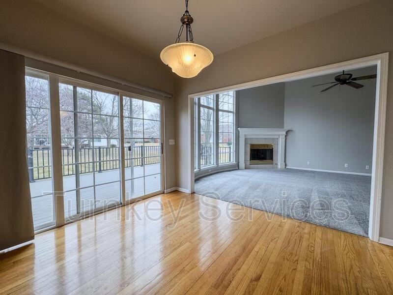 717 Villa Plz - Photo 4 of 33