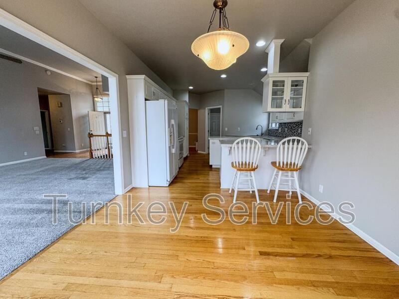 717 Villa Plz - Photo 5 of 33