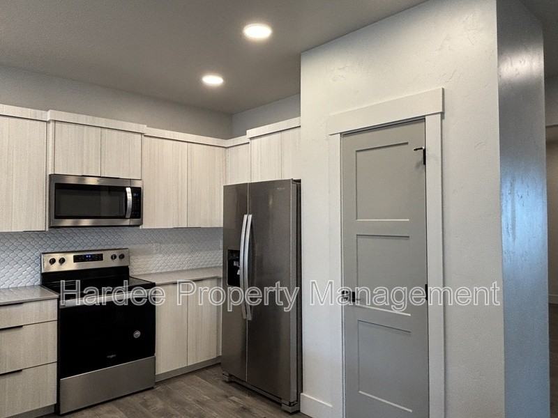 3711 S Council Spring Rd #303 - Photo 2 of 16