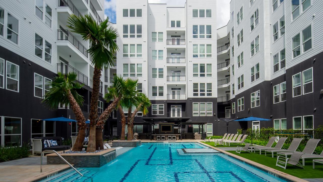 612 Shepherd Dr #A2-7