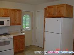 1411 Racine Ave S - Photo 2 of 10