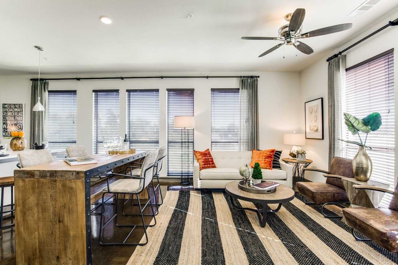 526 Yale St #A27 - Photo 5 of 15