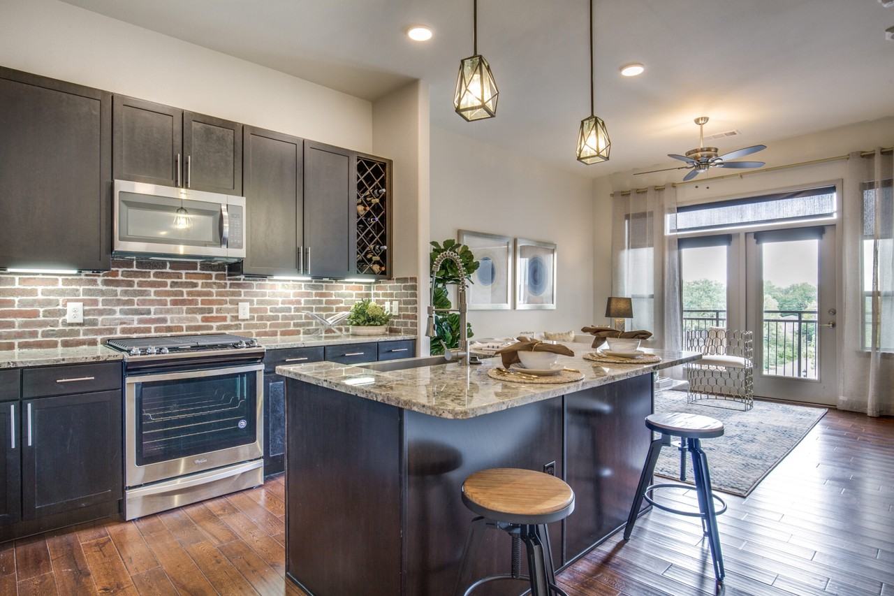 4140 Bellaire Blvd - Photo 2 of 18