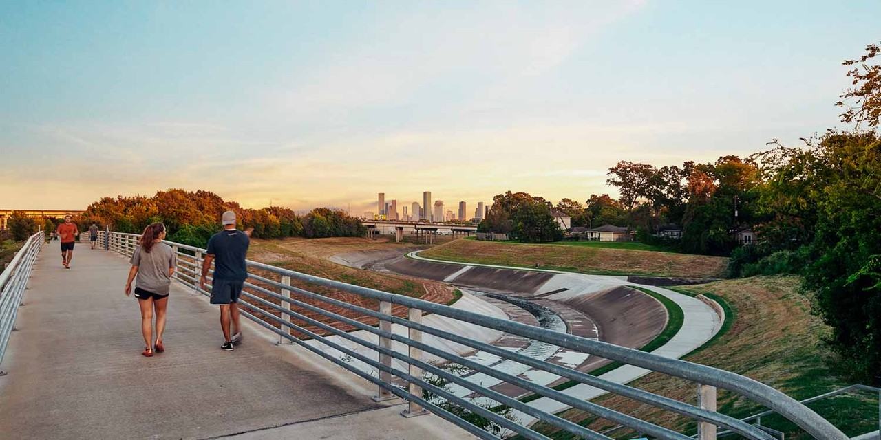 2221 Pinegate Dr - Photo 3 of 17