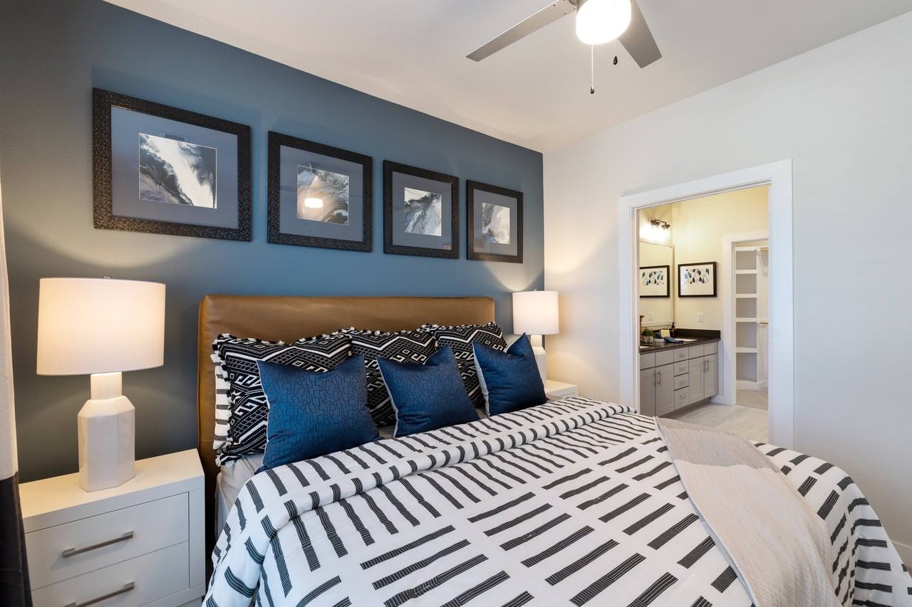 12901 Shadow Creek Pkwy - Photo 5 of 33