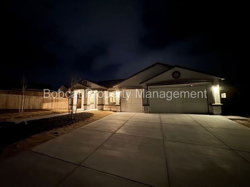 925 Cranfield Ct - Photo 2 of 42