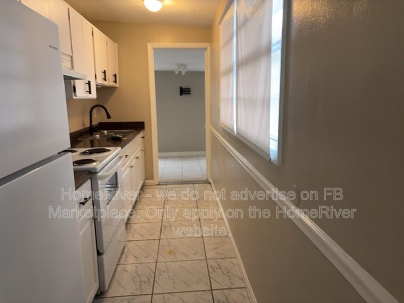 3003 Clifford Sample Dr - Photo 4 of 15