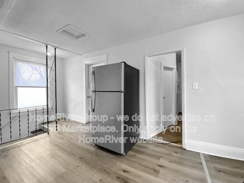 551 S Brookside Ave #B - Photo 7 of 22