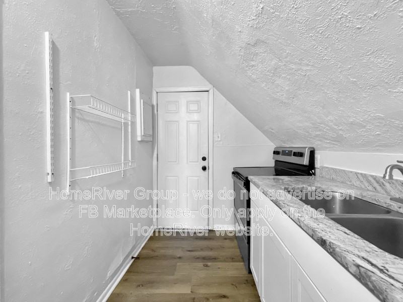 551 S Brookside Ave #B - Photo 6 of 22