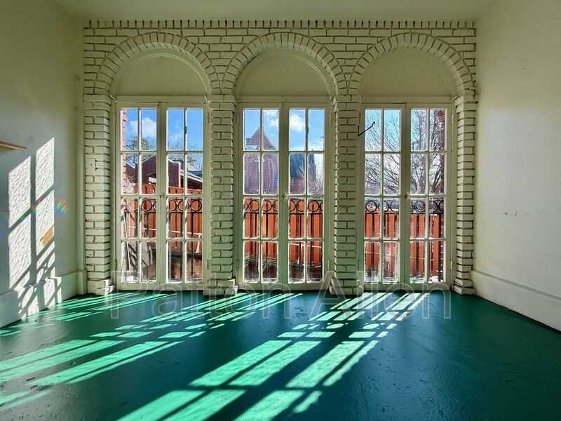 116 E Chestnut St #5 - Photo 4 of 26