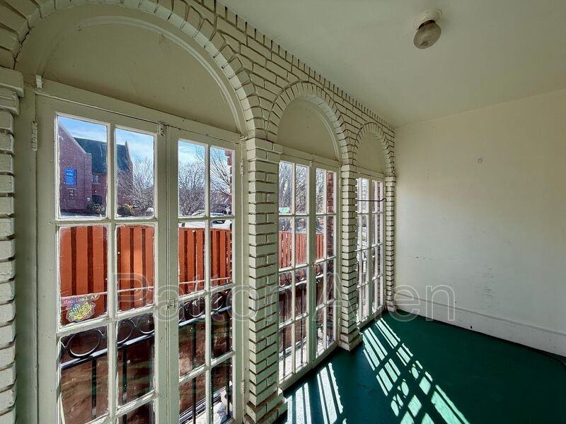 116 E Chestnut St #5 - Photo 6 of 26