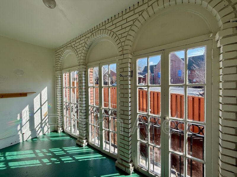 116 E Chestnut St #5 - Photo 7 of 26