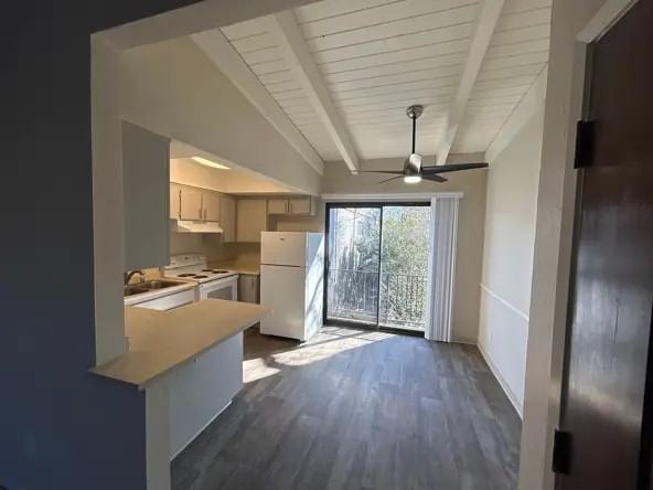 Ravenwood Apartment Homes - Photo 3 of 27