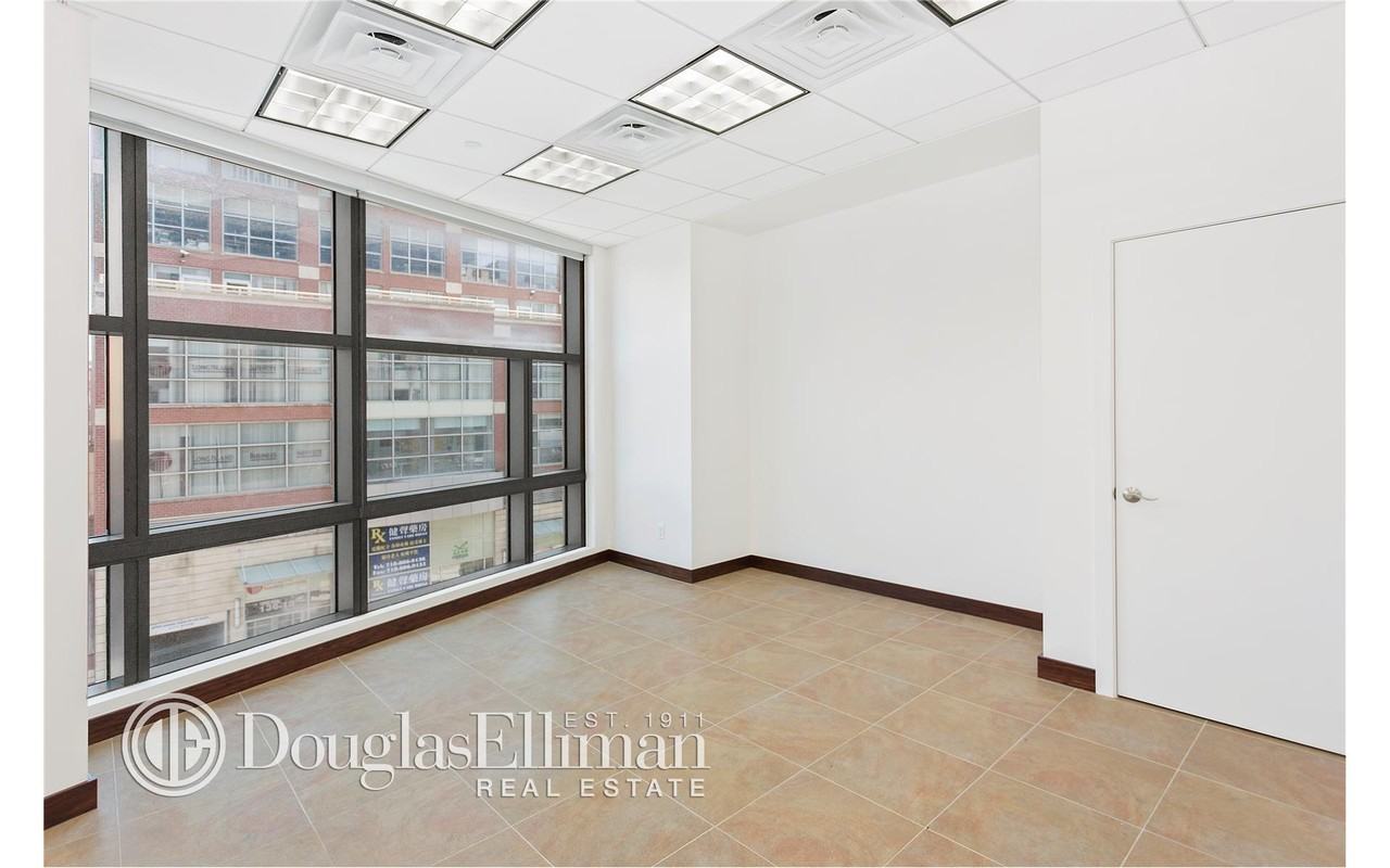 99-20 38th Ave #3F - Photo 2 of 5