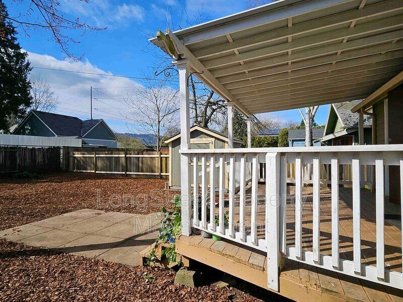 5800 N Princeton St - Photo 5 of 33