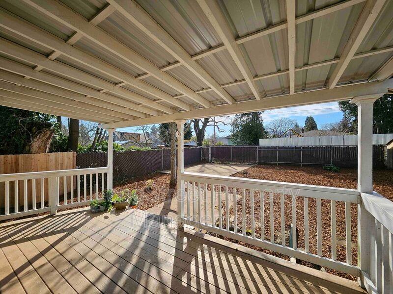 5800 N Princeton St - Photo 6 of 33