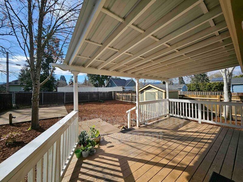 5800 N Princeton St - Photo 7 of 33