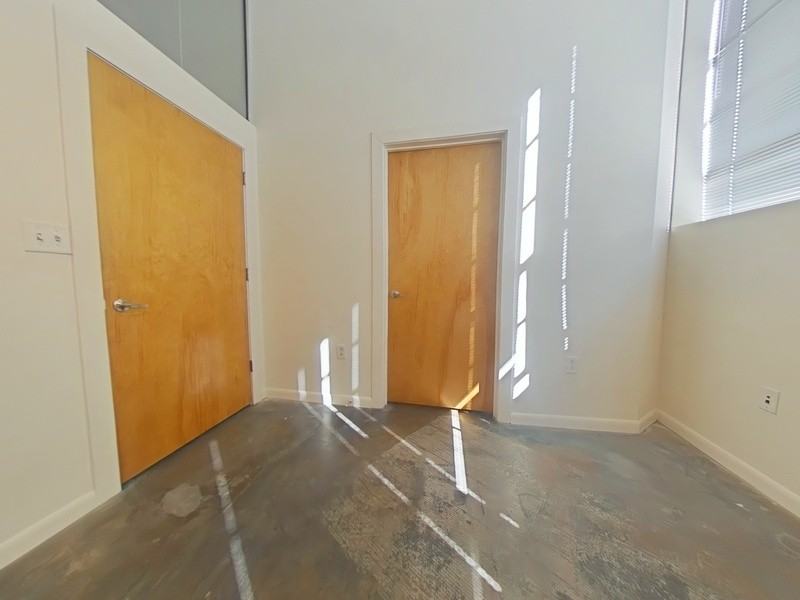 1011 W Marshall St #125 - Photo 3 of 8