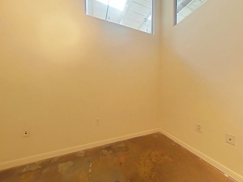 1011 W Marshall St #125 - Photo 6 of 8