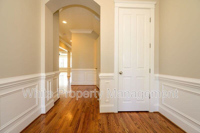 6821 Fairway Row Ln - Photo 5 of 30