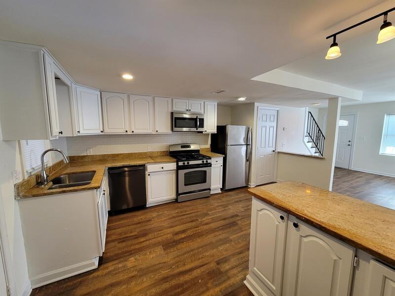 5215 Wasena Ave - Photo 4 of 16