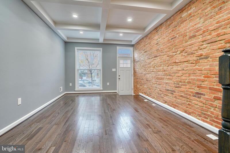 627 S Lehigh St - Photo 4 of 30