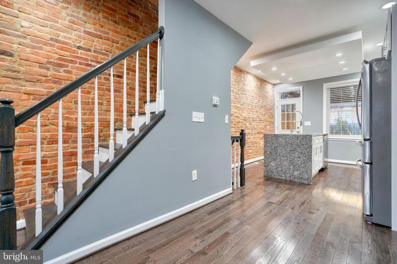 627 S Lehigh St - Photo 5 of 30