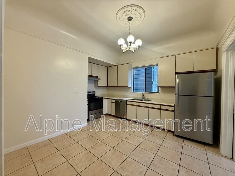 274 4th Ave - Photo 6 of 22