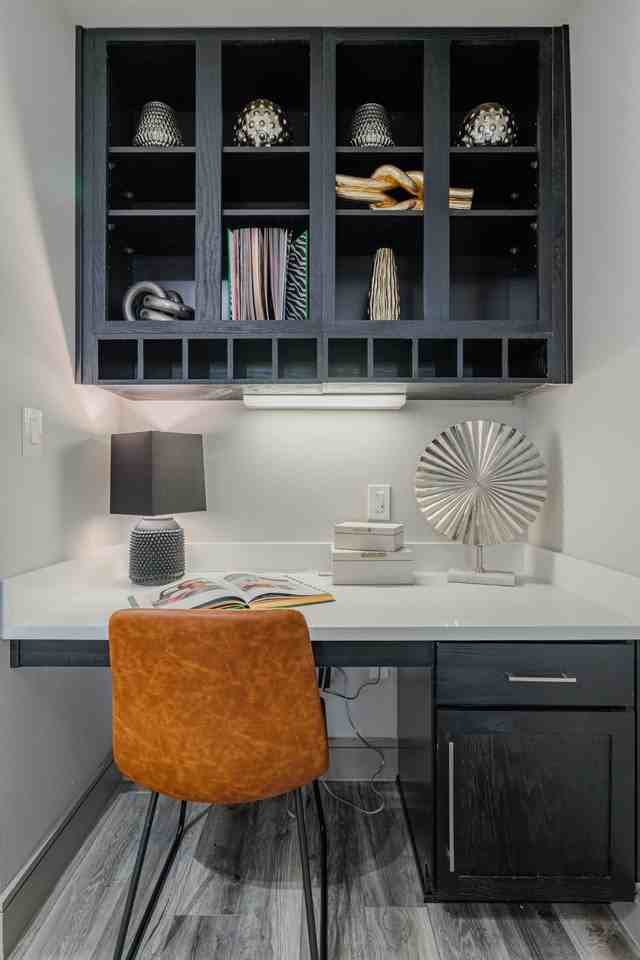 181 W Gray St #B2-7 - Photo 3 of 27