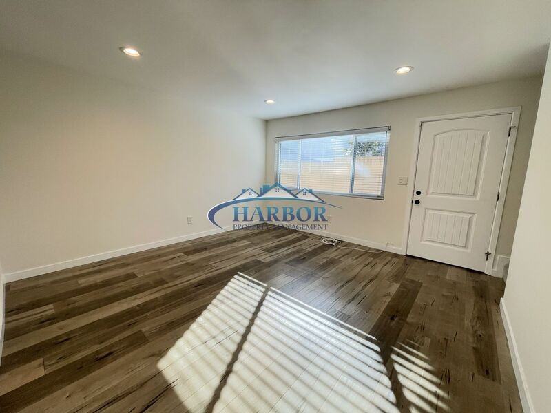 677 W 39th St #B - Photo 2 of 11