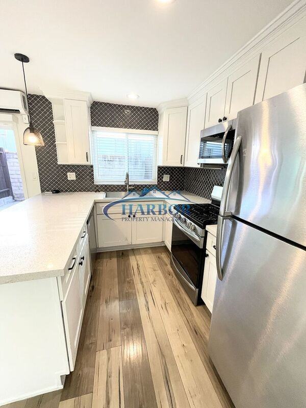 677 W 39th St #B - Photo 5 of 11