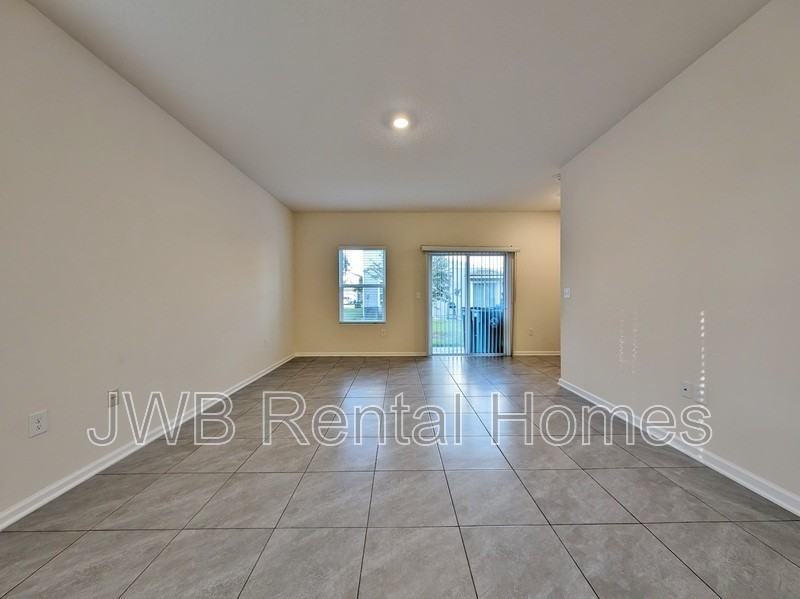 421 Aralia Ln - Photo 7 of 14