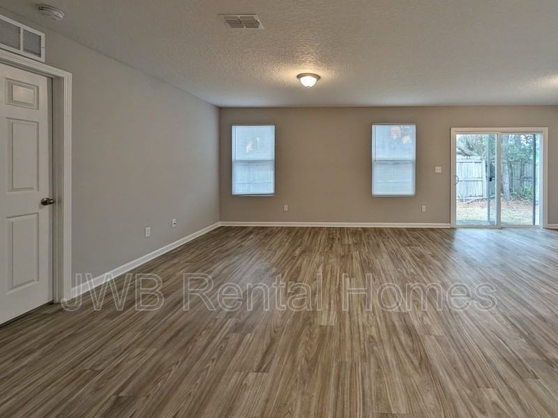 4309 Spring Park Rd - Photo 7 of 14