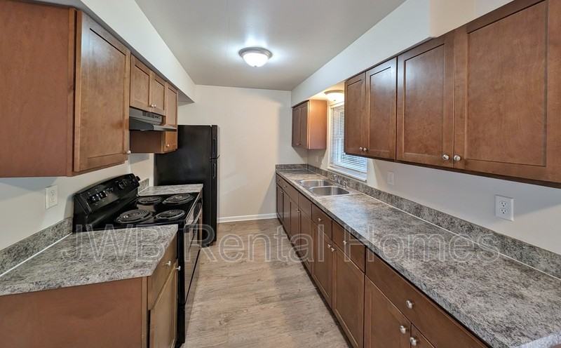 6189 Checkmate Ln - Photo 3 of 14