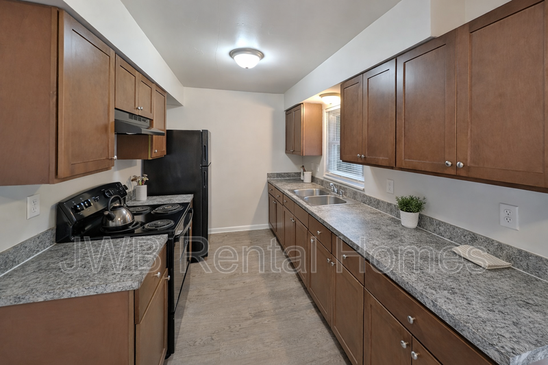 6189 Checkmate Ln - Photo 4 of 14