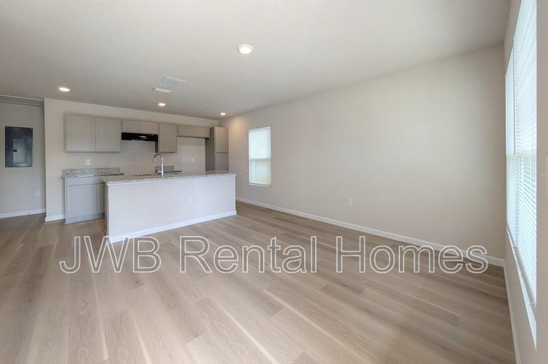 1499 Logan St - Photo 5 of 14