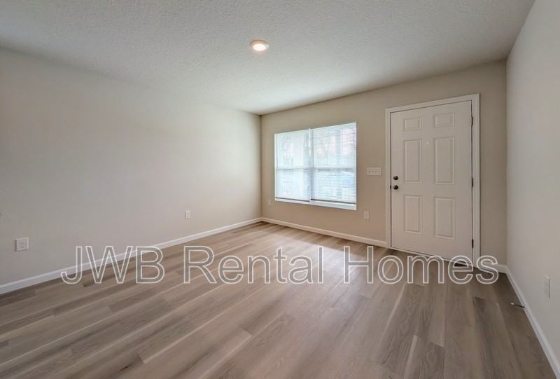 1499 Logan St - Photo 6 of 14